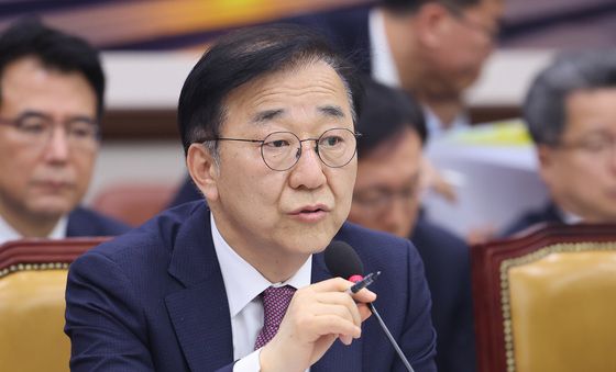 국토위 답변하는 김윤덕 장관