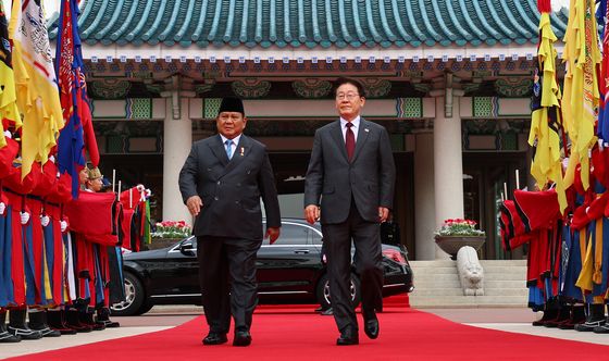 이재명 대통령, 인도네시아 대통령 영접