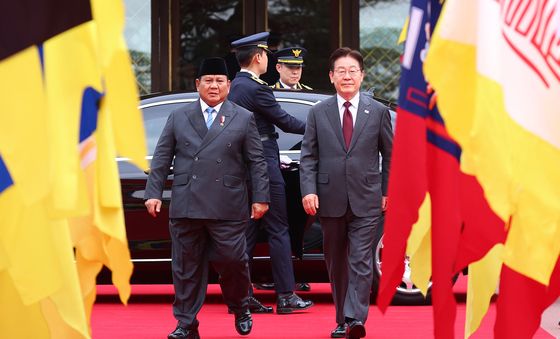 인도네시아 대통령 영접하는 이재명 대통령