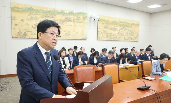 발언하는 최교진 장관