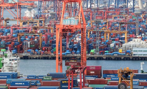 2월 산업생산, 전월 대비 2.5% 증가