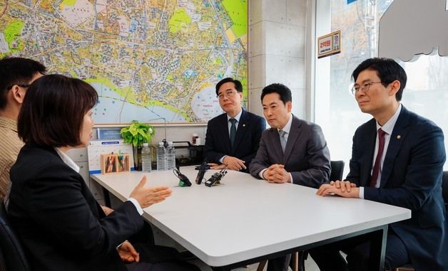 부동산 찾아 시장 점검하는 장동혁 대표와 송언석 대표