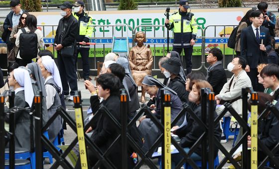 평온 되찾은 수요시위