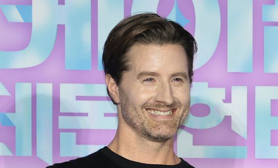 케이 하트 그리는 '케데헌' 크리스 애플한스 감독