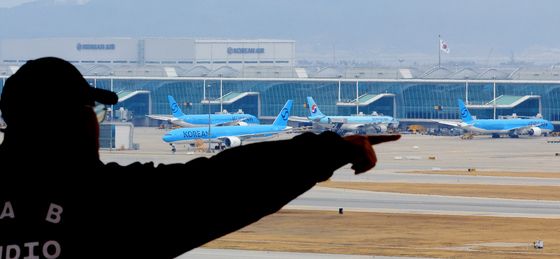 유류할증료 3배 이상 인상···비행기값 부담