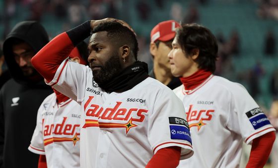 아쉬워하는 에레디아