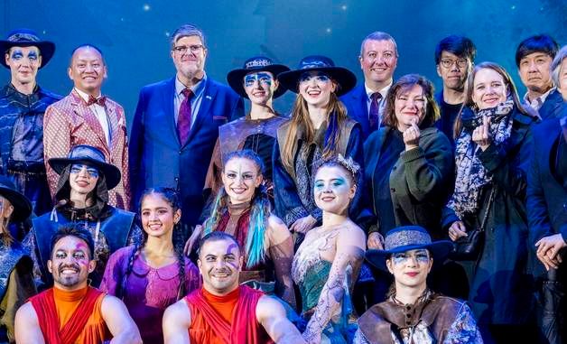 에버랜드 서커스 공연 관람한 주한 캐나다 대사와 퀘벡정부 대표