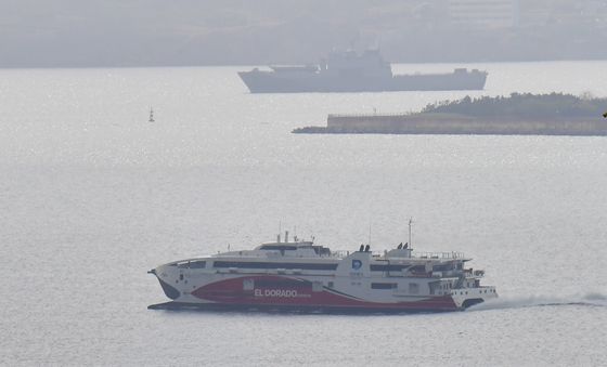 전속 항해 중인 엘도라도 익스프레스호