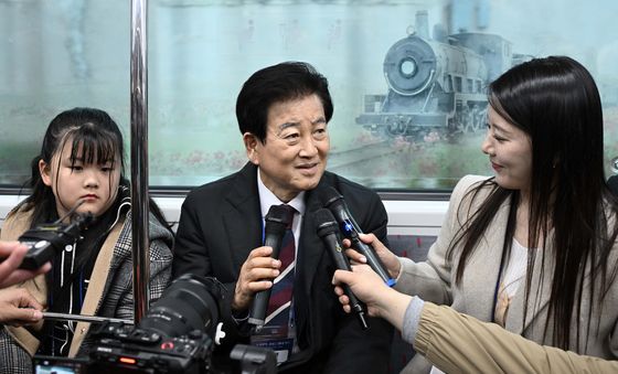 감회 밝히는 정동영 통일부 장관