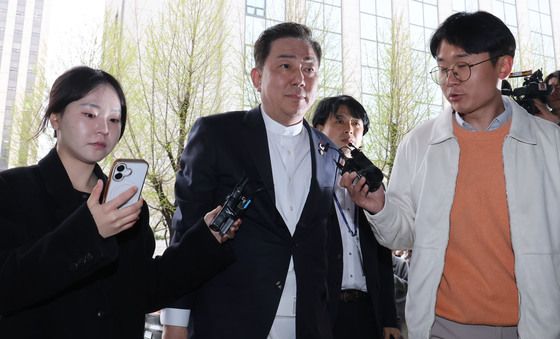 김병기 의원, 7차 경찰 조사 출석