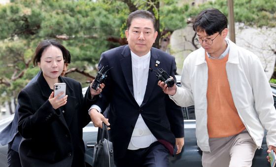 김병기 의원, 7차 경찰 조사 출석