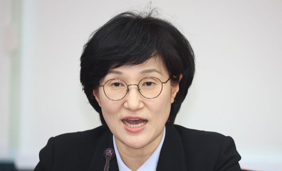촉법소년 연령 관련 발언하는 원민경 장관