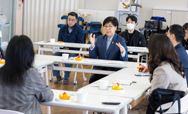 정은경 장관, 장애인 거주시설 찾아 인권보호 실태 점검