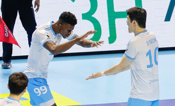 정지석 '마쏘 좋았어'