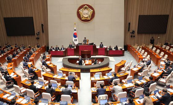 예결위 통과하는 추경안