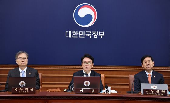 김민석 국무총리, 임시국무회의 주재