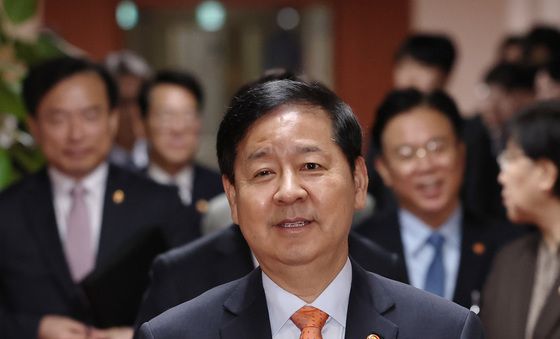 국무회의 참석하는 구윤철 부총리