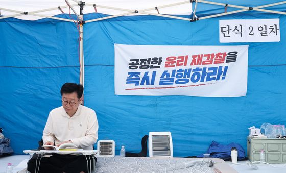 단식 농성하는 안호영 의원