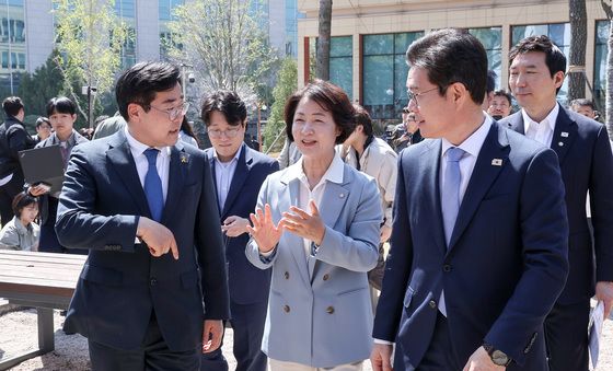 공동 결의문 발표한 더불어민주당 수도권 광역단체장 후보들