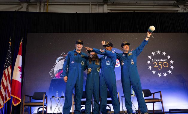 환영행사 참석한 아르테미스2호 승무원들