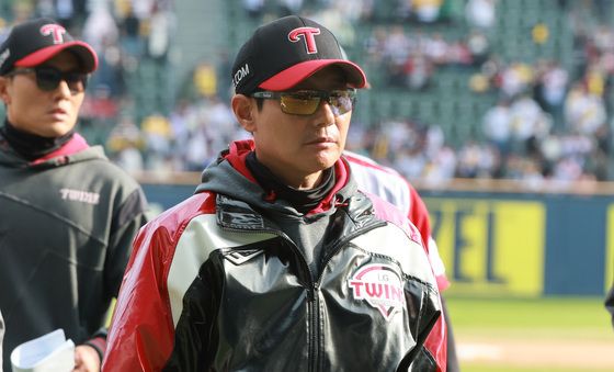 승리 거둔 염경엽 감독