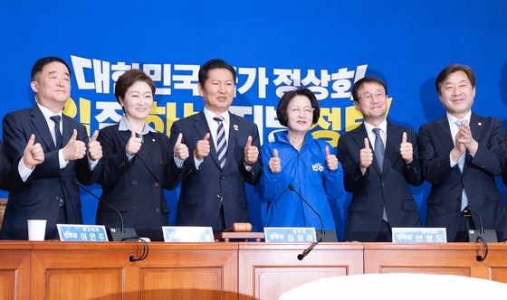 추미애 경기도지사 후보 환영하는 민주당