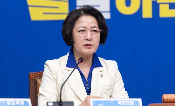 인사말하는 추미애 민주당 경기도지사 후보