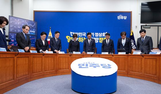 완도 화재 순직 소방관 추모하는 민주당