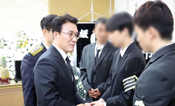 김민석 총리. 완도 화재 사망 소방관 유족 위로