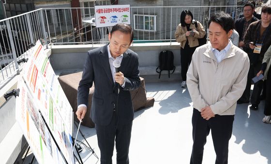 아현 1구역 현장 점검 나선 오세훈 서울시장