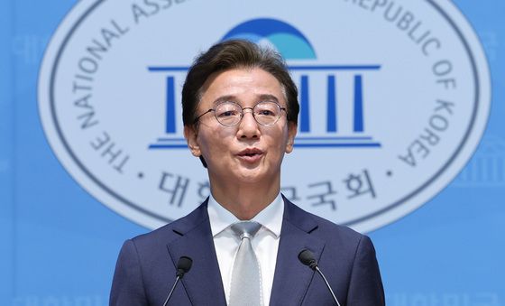 기자회견 가지는 전재수 후보