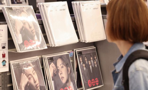 방탄소년단 '아리랑', 美 '빌보드200' 3주 연속 1위