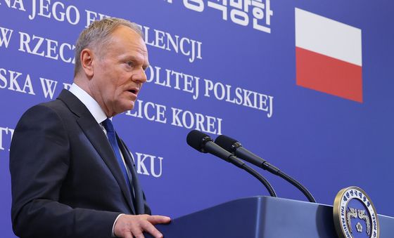 한·폴란드 공동언론발표 하는 투스크 총리