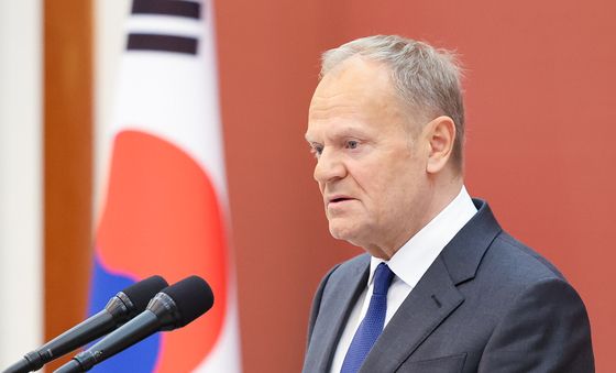 공식 오찬 발언하는 투스크 폴란드 총리