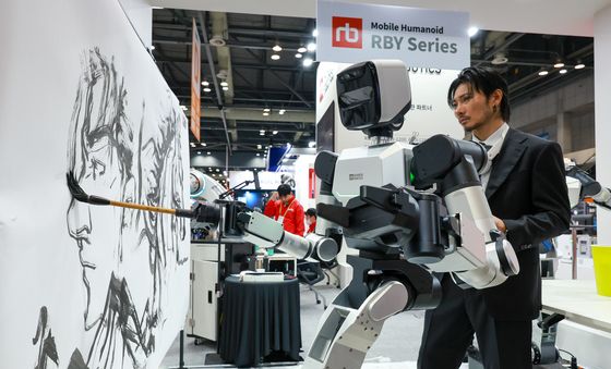 '섬세한 붓터치 구현하는 로봇'