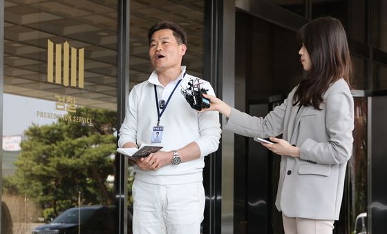 입장 밝히는 전한길