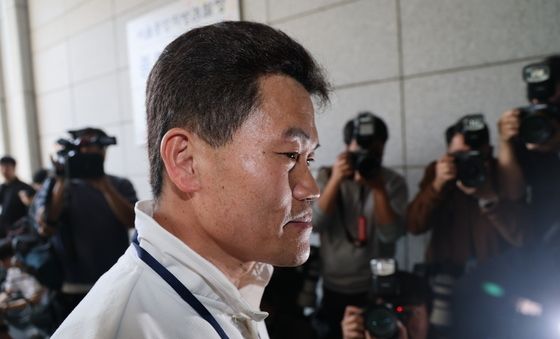 검찰 출석하는 전한길