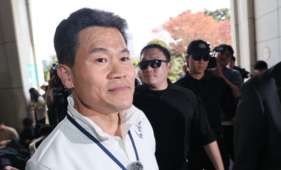 검찰 향하는 전한길