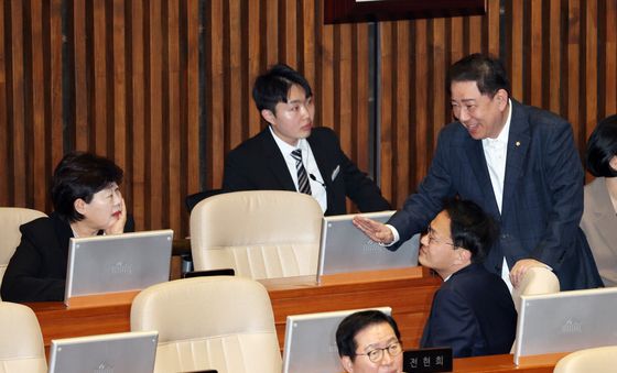 대화 나누는 서영교·박주민·김병기
