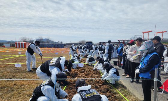 구역 나눠 재수색