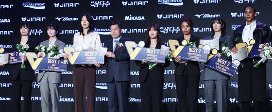 V-리그 여자부 베스트7 수상자들