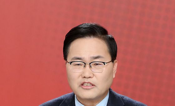 발언하는 홍석준 후보