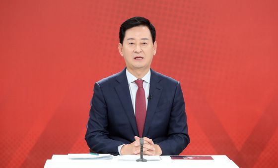 발언하는 최은석 후보