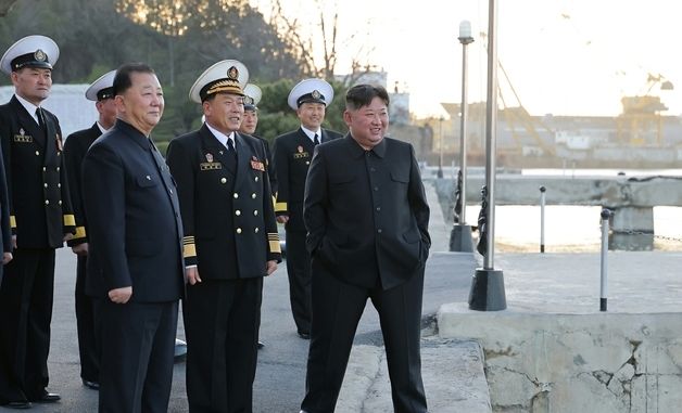 김정은 "핵전쟁억제력 확대·강화는 불변 노선"