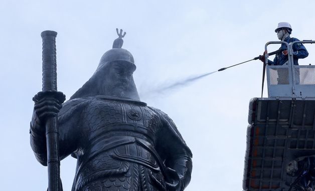 '장군님 시원하시죠?'