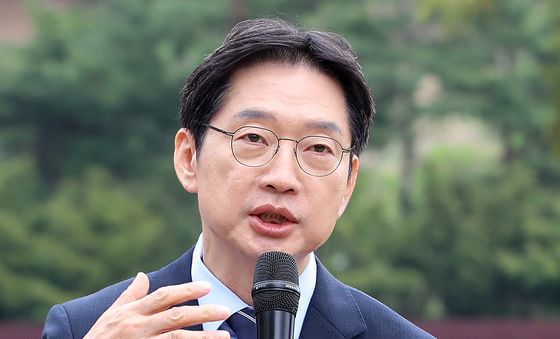 발언하는 김경수 경남지사 후보