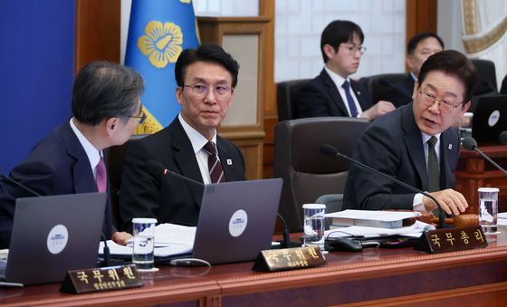 이재명 대통령, 국무회의 질의