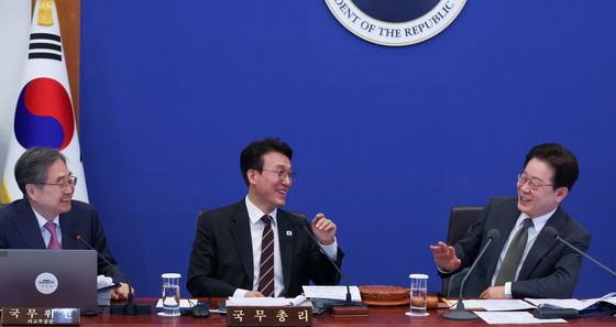 조현 장관 발언에 미소 짓는 이재명 대통령