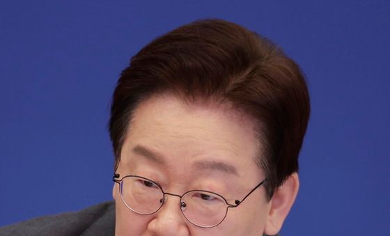 국무회의 주재하는 이재명 대통령