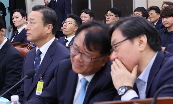 조작기소 국조특위에서 만난 이화영·박상용